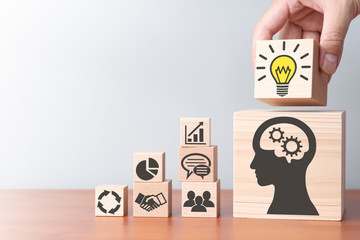 普通人是common man 还是 normal man